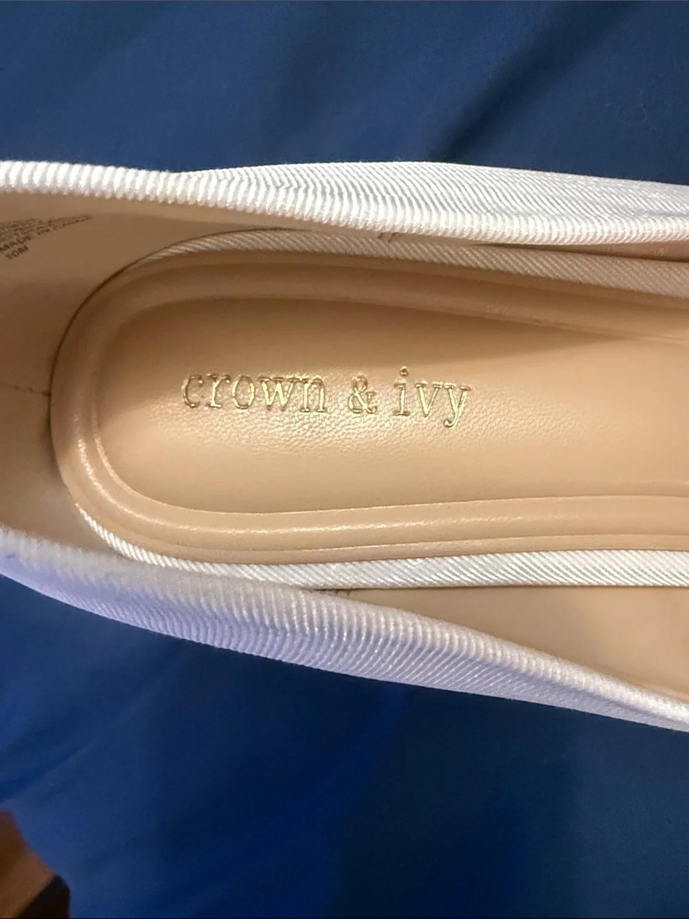 crown & ivy Ivory Bow Ballet Flats